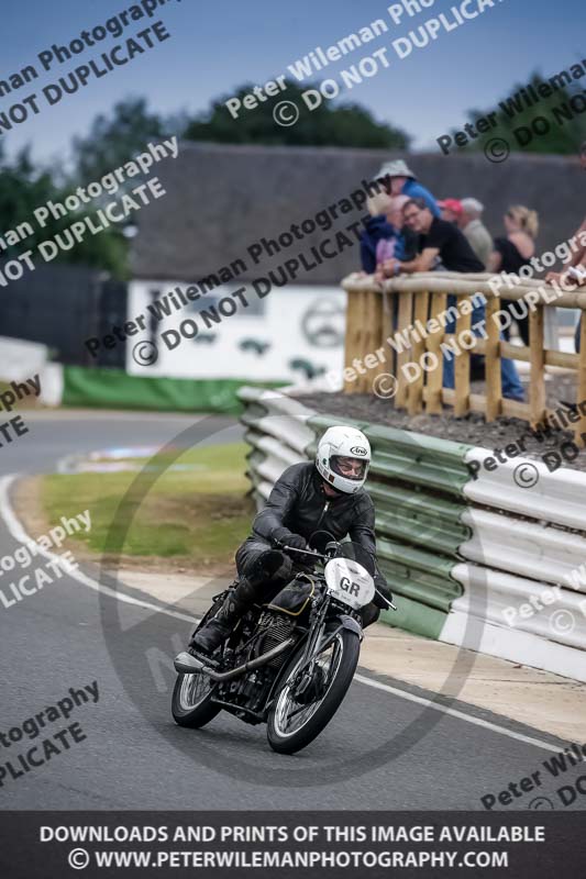 Vintage motorcycle club;eventdigitalimages;mallory park;mallory park trackday photographs;no limits trackdays;peter wileman photography;trackday digital images;trackday photos;vmcc festival 1000 bikes photographs